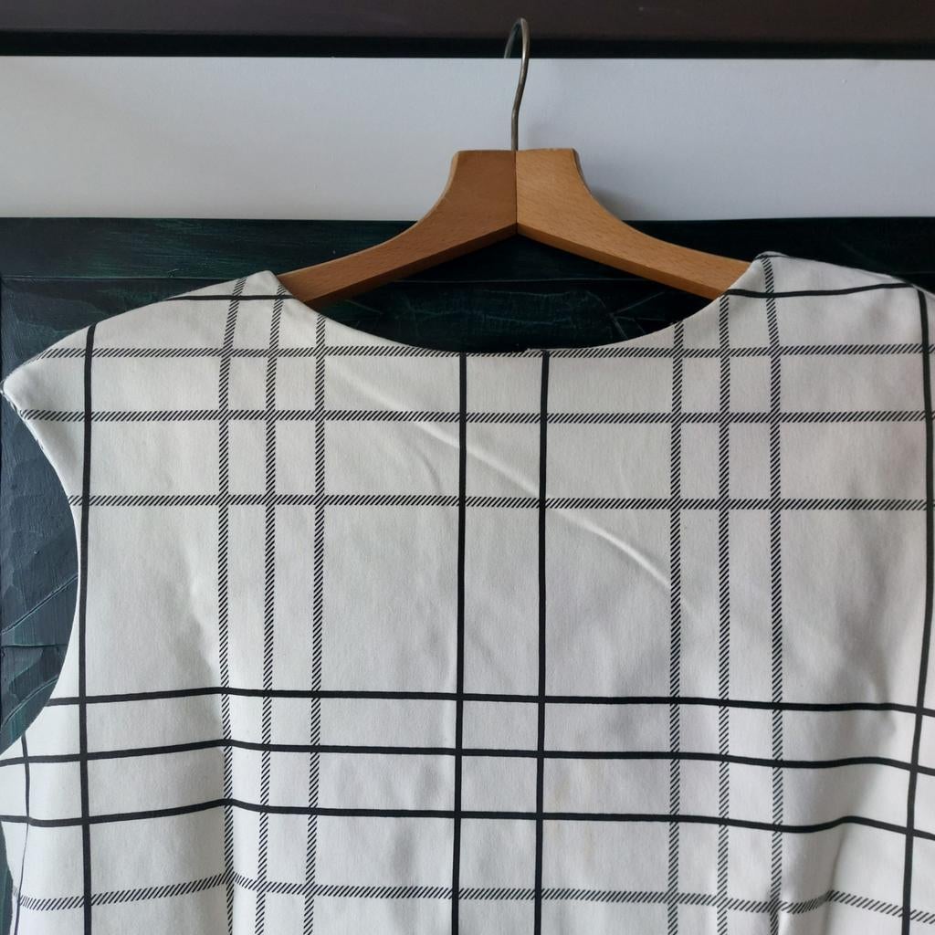 Elegant geruite jurk -  Maat 20 48, Kleding | Dames, Jurken, Wit, Maat 46/48 (XL) of groter, Ophalen of Verzenden, Zo goed als nieuw