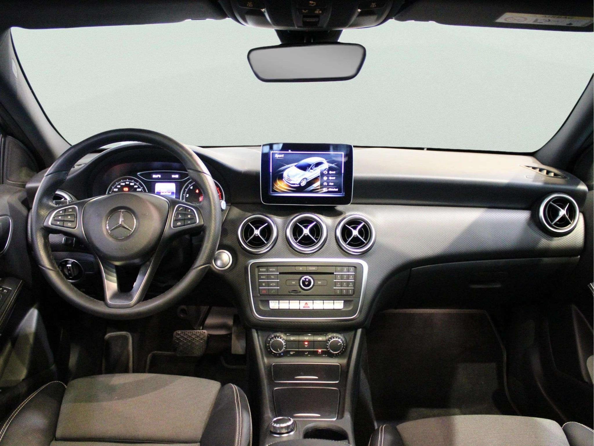 Mercedes-Benz A-Klasse Hatchback 160 Sport Edition Panorama, Auto's, 12 maanden, Gebruikt, 4 cilinders, Blauw