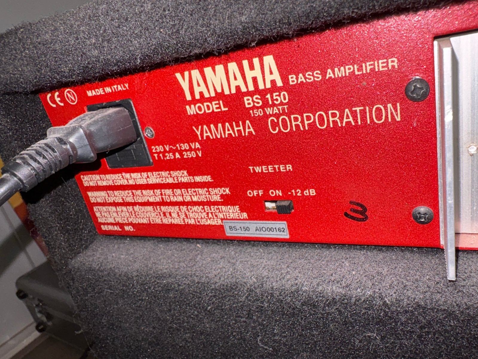 Foto 2 van Yamaha Bass Stage 150 BS150 bas combo versterker