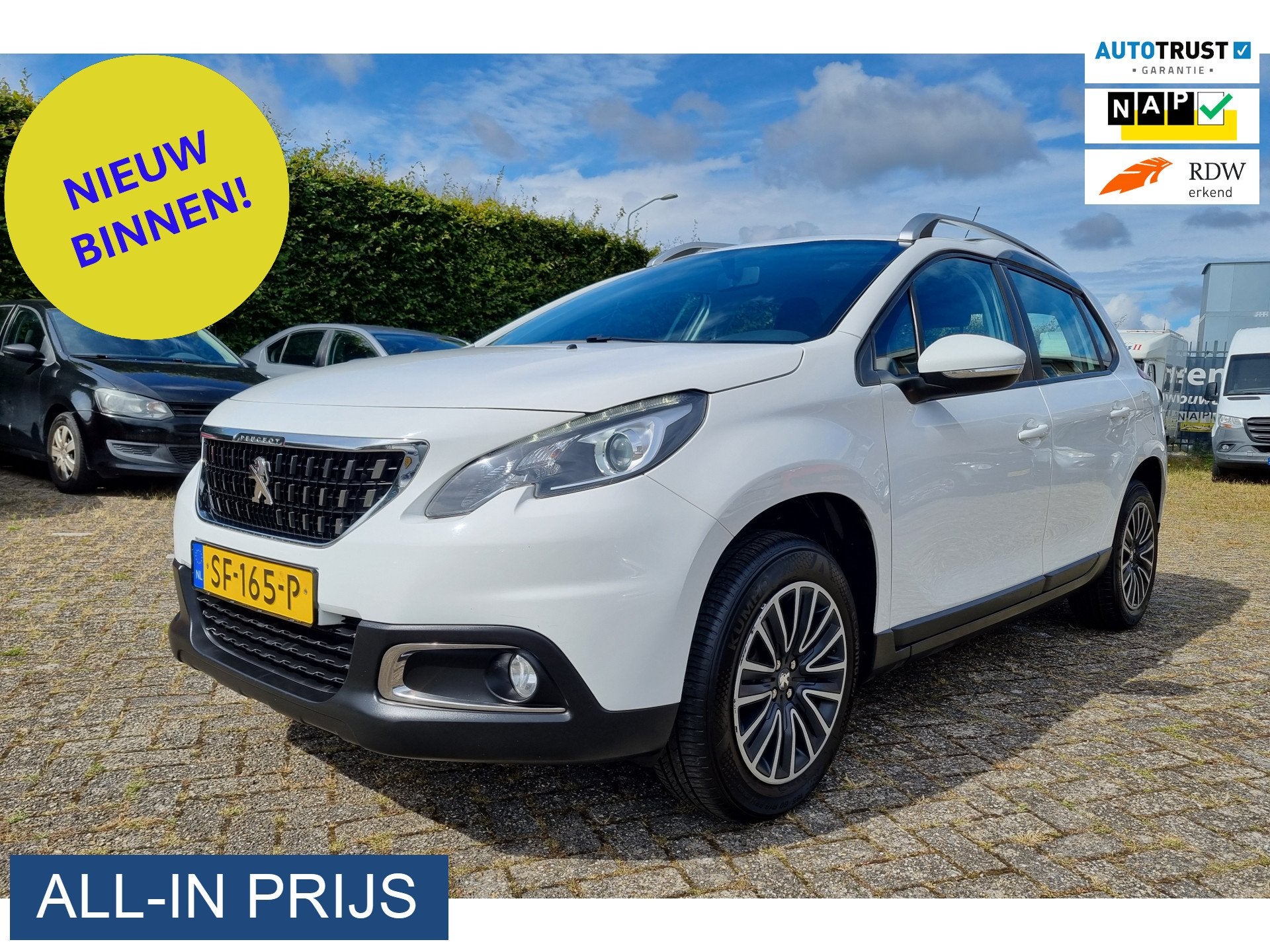 Peugeot 2008 1.2 PureTech Blue Lion NIEUWE APK TREKHAA, Voorwielaandrijving, Stof, Euro 6, Met garantie (alle)