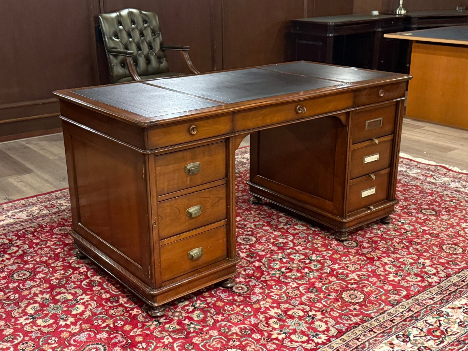 Klassiek Engels bureau #690, 150 cm, Hout, Bruin, Ophalen of Verzenden
