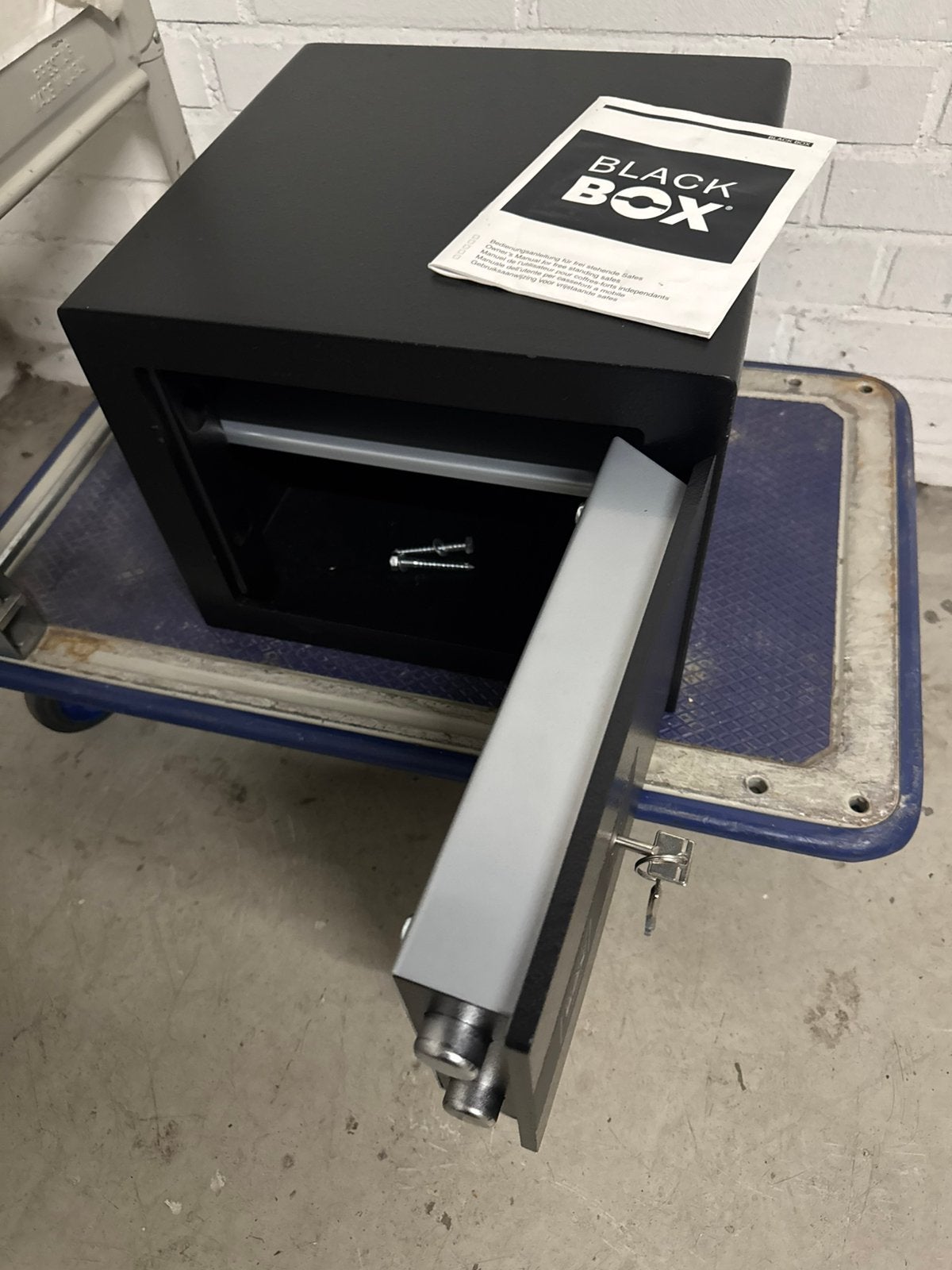 Zeer degelijke kluis brandkast BlackBox Lips 2 sleutels, Huis en Inrichting, Ophalen, Zo goed als nieuw, Brandkast