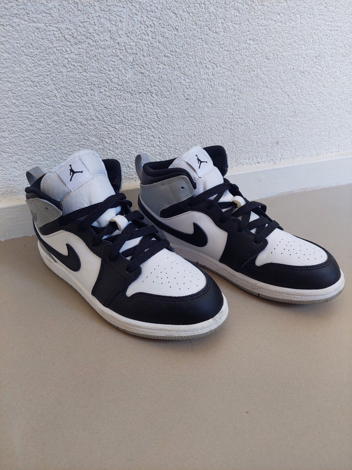 Air Jordan sneakers maat 35 - Zwart/Wit/Grijs, Kinderen en Baby's, Ophalen, Gebruikt, Air Jordan, Jongen of Meisje
