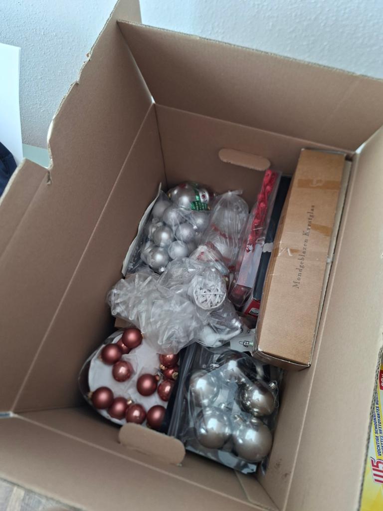 Gratis 2 dozen kerstspullen, Diversen, Ophalen, Nieuw