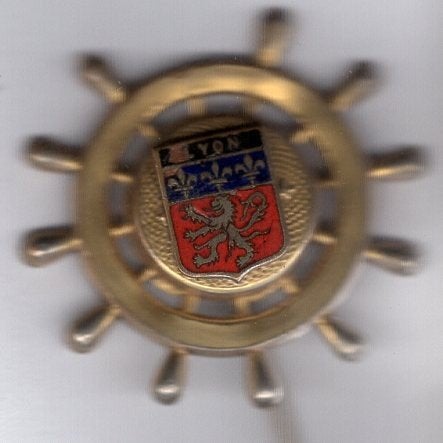 Lion email op koper wapen in stuurrad broche ( F_289), Verzenden, Zo goed als nieuw, Transport, Speldje of Pin