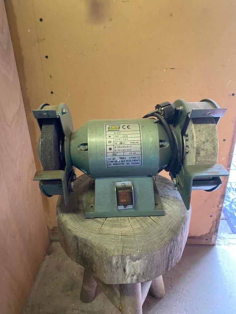 Kinzo slijpsteen, Doe-het-zelf en Verbouw, Ophalen, Gebruikt, Minder dan 700 watt, Werkbankslijpmachine