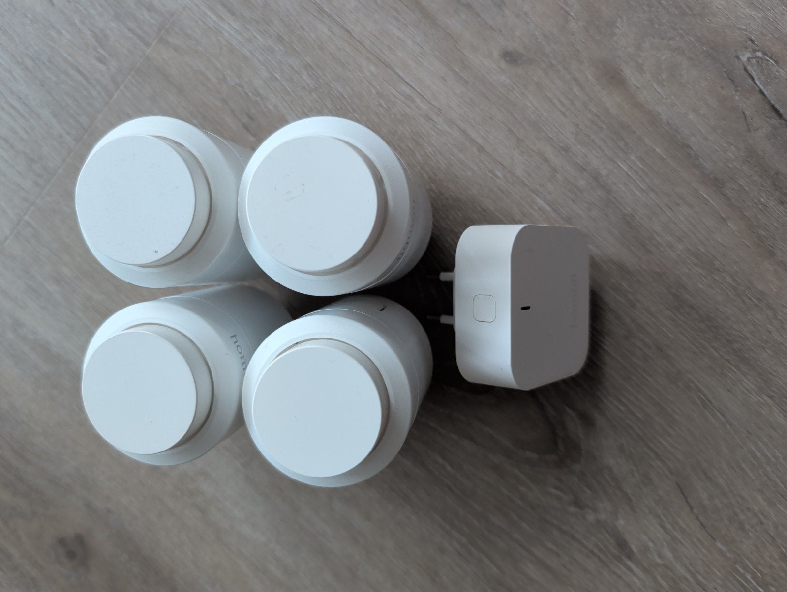 Hombli slimme thermostaatknoppen met bridge, Ophalen of Verzenden, Slimme thermostaat, Zo goed als nieuw