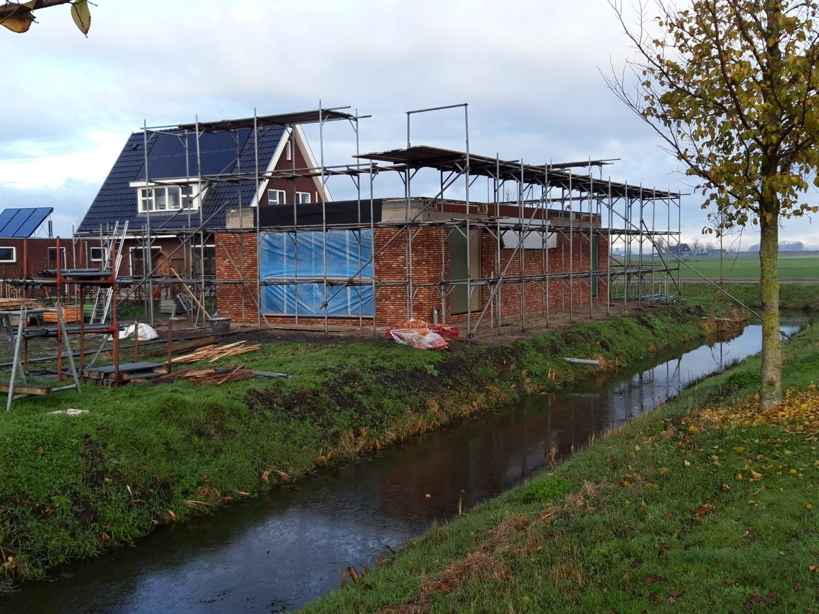 TE HUUR complete stalen steiger ideaal voor klussen bedrijf, Ophalen of Verzenden