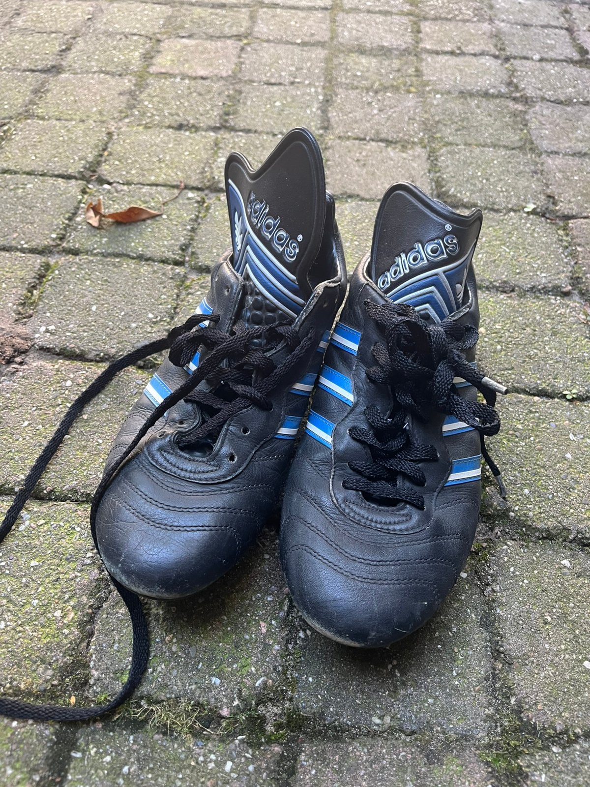 Adidas noppenschoenen hockey of voetbal, Maat XS of kleiner, Ophalen, Zo goed als nieuw, Schoenen