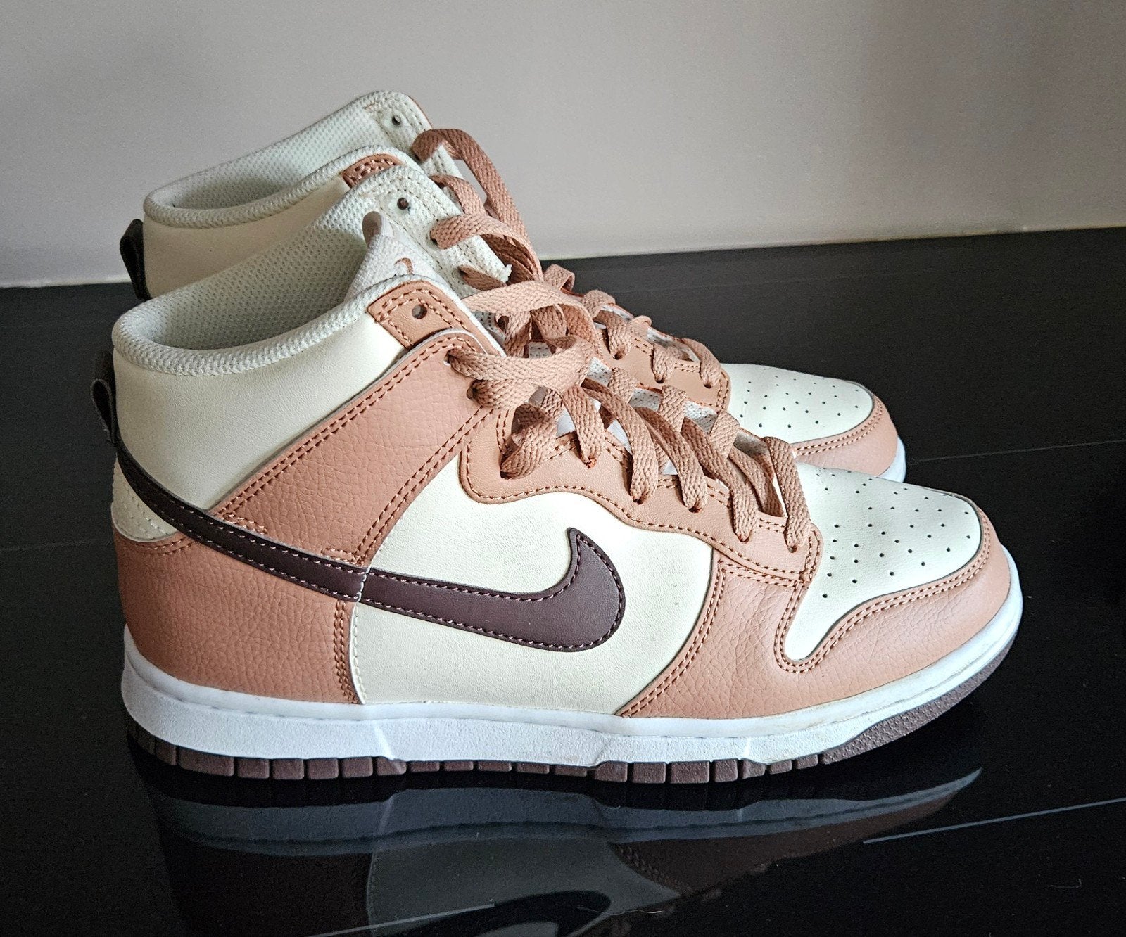 Nike Dunk High Dusted Clay women's Maat 40, Kleding | Dames, Schoenen, Ophalen of Verzenden, Overige kleuren