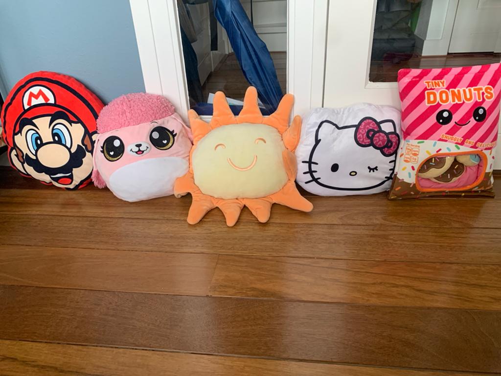 Diverse knuffelkussens: Super Mario, Hello Kitty, Hema Zon &, Hema, Overige typen, Ophalen of Verzenden, Zo goed als nieuw