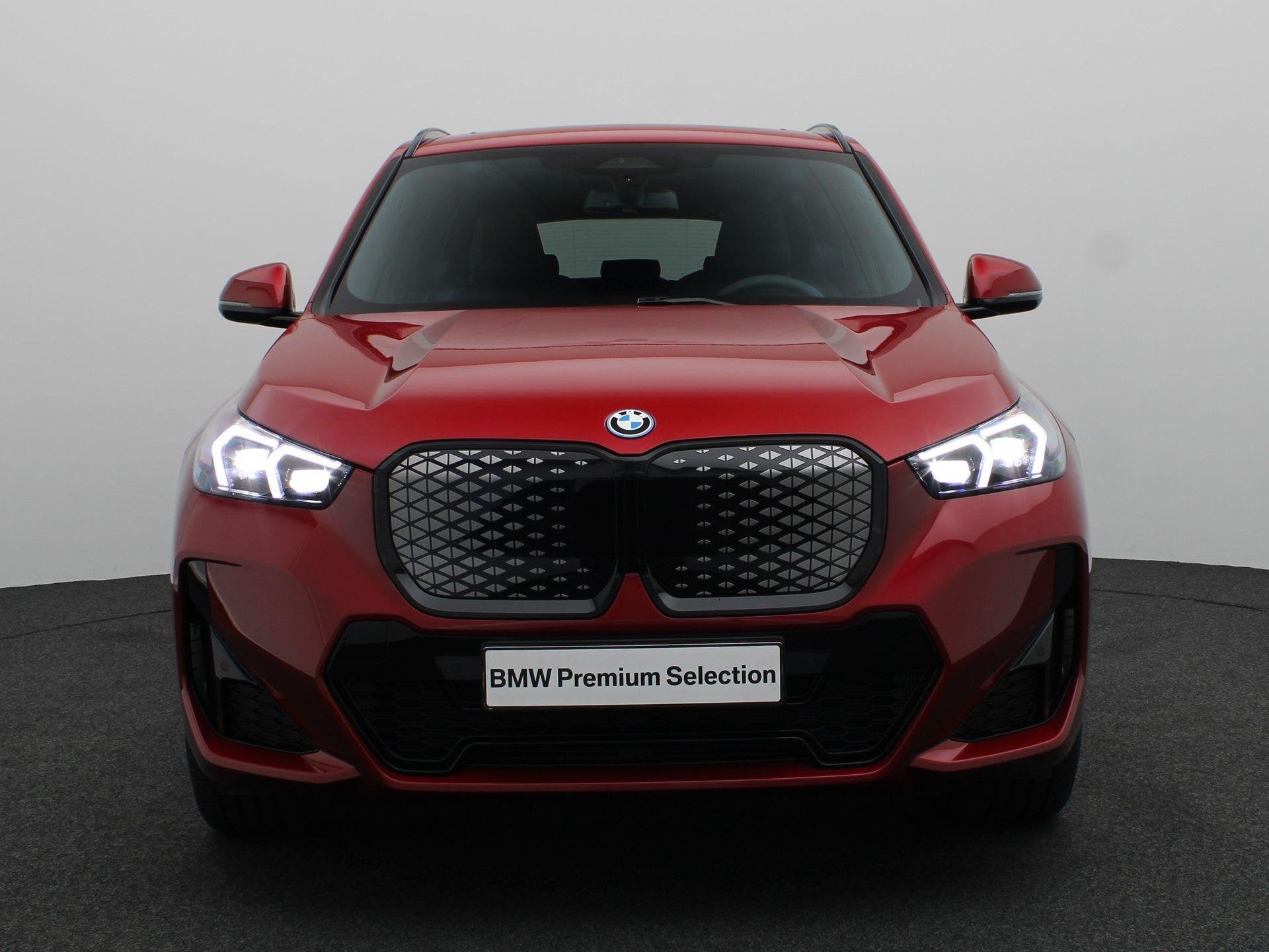 BMW iX1 eDrive20 M Sportpakket Pro | Premium Pack | Comfort, Auto's, BMW, Met garantie (alle), 204 pk, SUV of Terreinwagen, 1840 kg