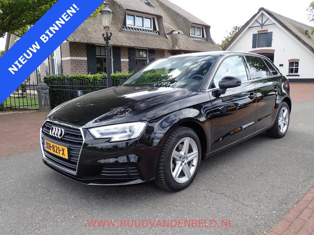 Audi A3 Sportback 30TFSI CARPLAY / CRUISE / NAVIGATIE / PDC, Stof, Gebruikt, Euro 6, 116 pk