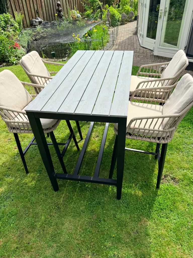 STRAKKE BARSET ISABEL, Ophalen, 4 zitplaatsen, Zo goed als nieuw, Wicker