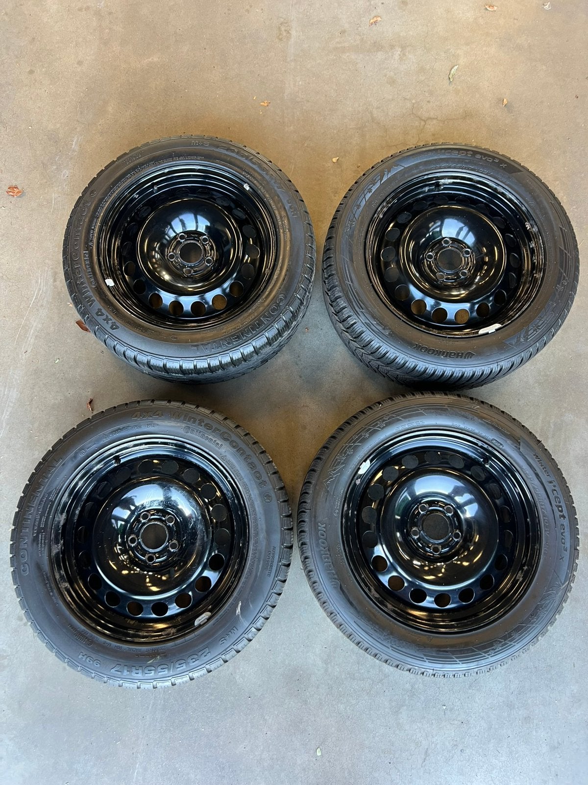 Ford Kuga set winterbanden, Ophalen, Banden en Velgen, Nieuw, 17 inch