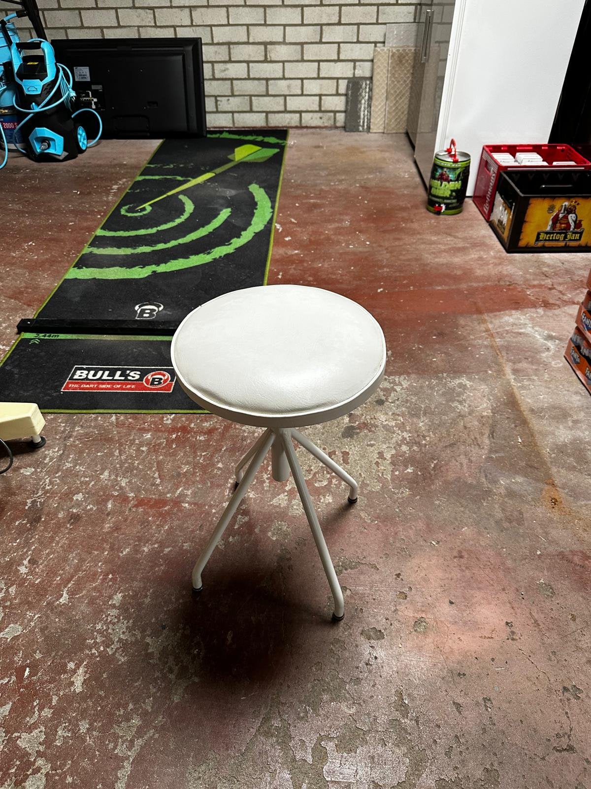 Stoel elektrisch bedienbaar, pedicure tafel/ kar en krukje, Ophalen, Gebruikt