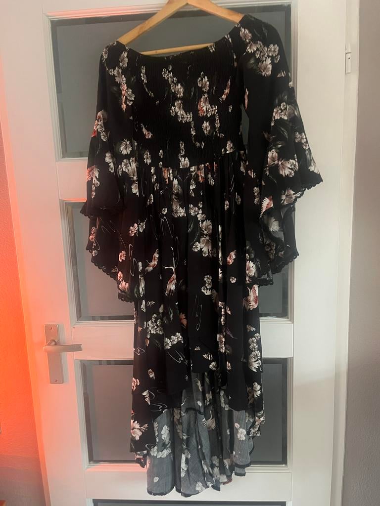 Zwarte jurk met bloemen en vogels, maat XS, Kleding | Dames, Jurken, Zwart, Ophalen of Verzenden, Maat 34 (XS) of kleiner, Gedragen