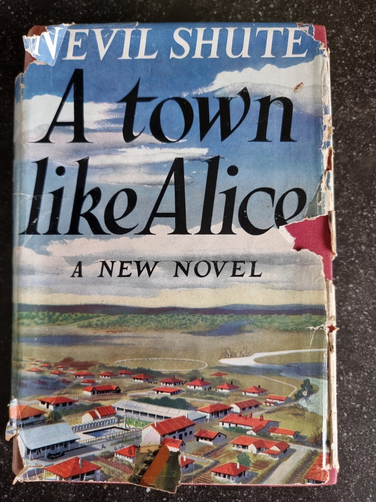 A Town Like Alice - Nevil Shute (Eerste editie 1950), Boeken, Verzenden, Gelezen, Nevil Shute, Europa overig