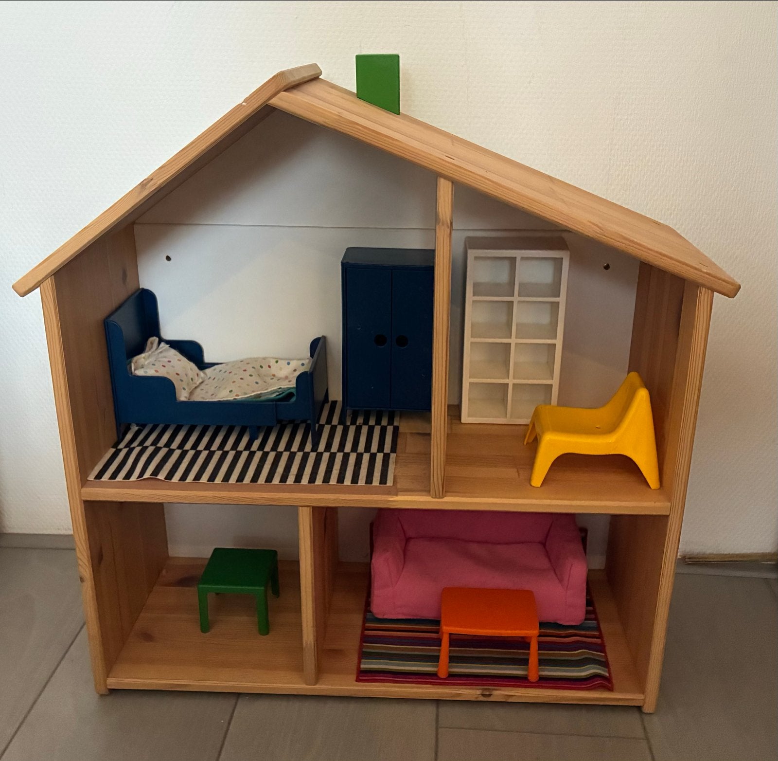 Houten Poppenhuis met Meubels - Zo goed als nieuw, Ophalen, Zo goed als nieuw, Poppenhuis