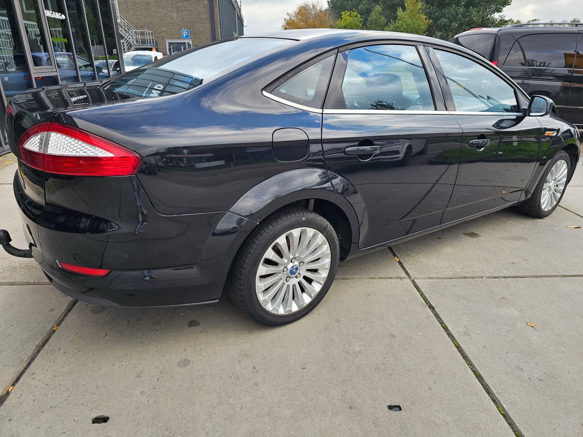 Ford Mondeo 2.0-16V Titanium - Xenon - Stoelverwarming - Tre, Auto's, Gebruikt, Zwart, Zwart, Origineel Nederlands