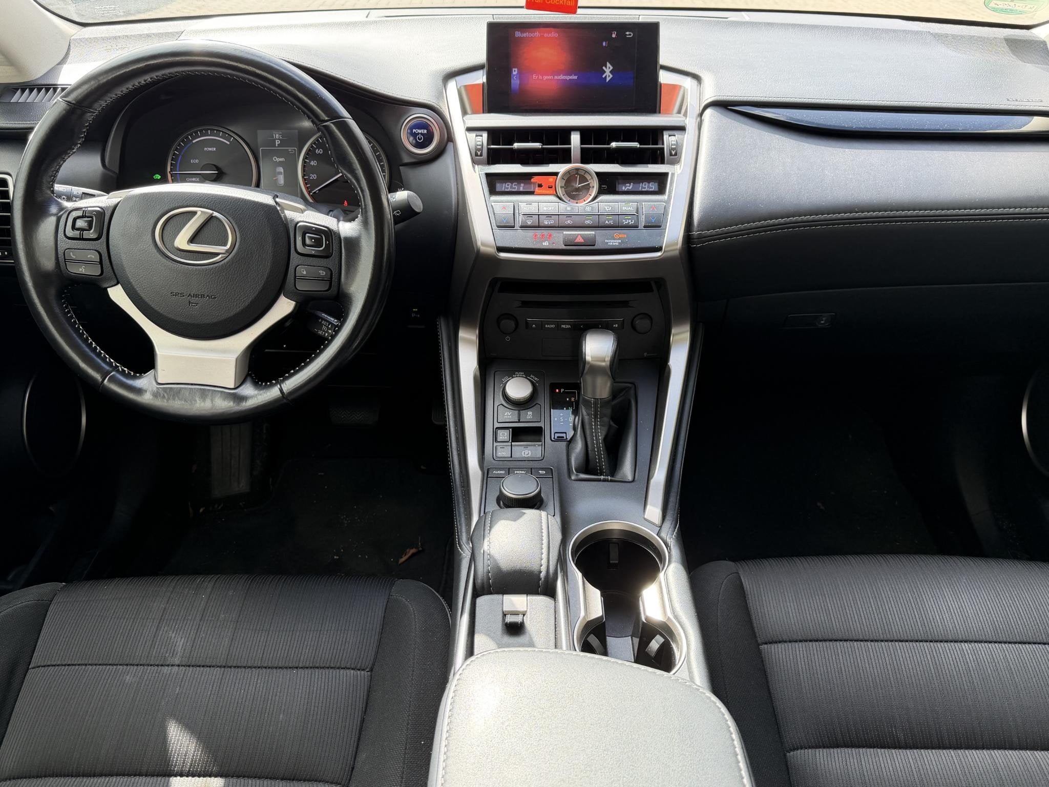 Lexus NX 300h | Navigatie | Climate Control | Cruise Control, Auto's, Stof, Gebruikt, Met garantie (alle), Zwart