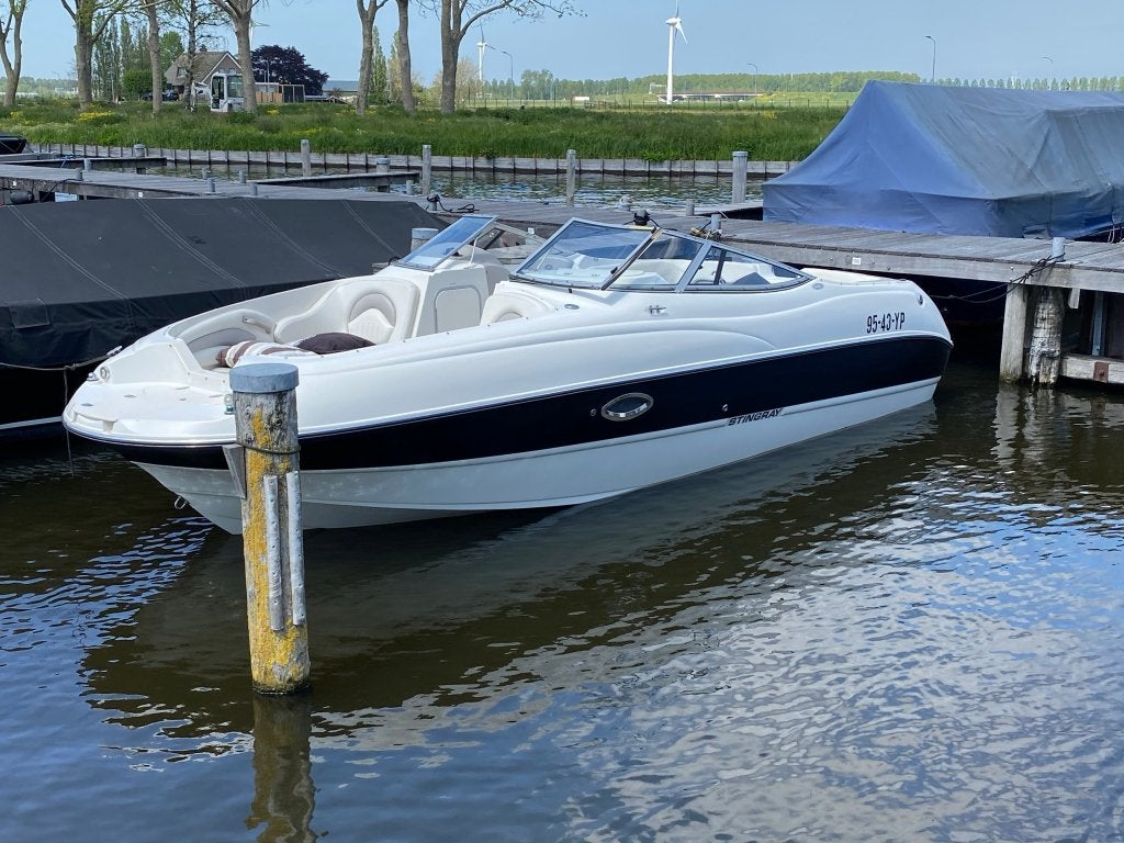 Stingray Speedboot - Perfect voor watersport en plezier!, Watersport en Boten, Overige merken, Gebruikt, Binnenboordmotor, 260 pk