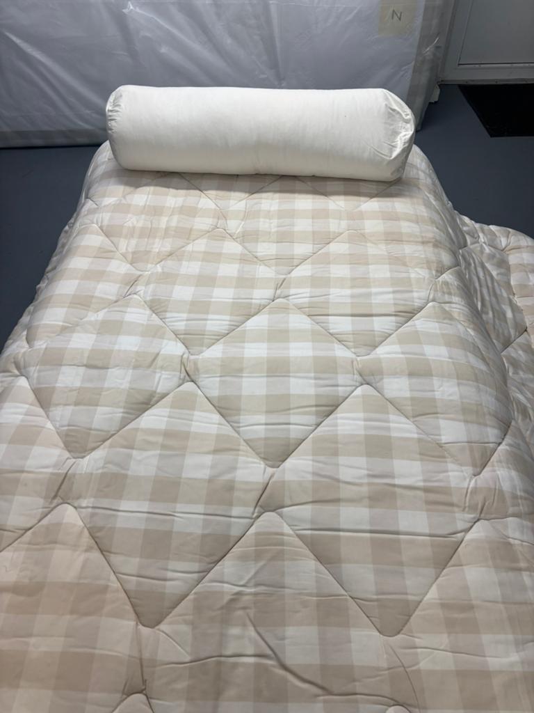 HASTENS KINGSIZE BOXSPRING MET TOPPER, Gebruikt, Beige, Tweepersoons, Overige maten