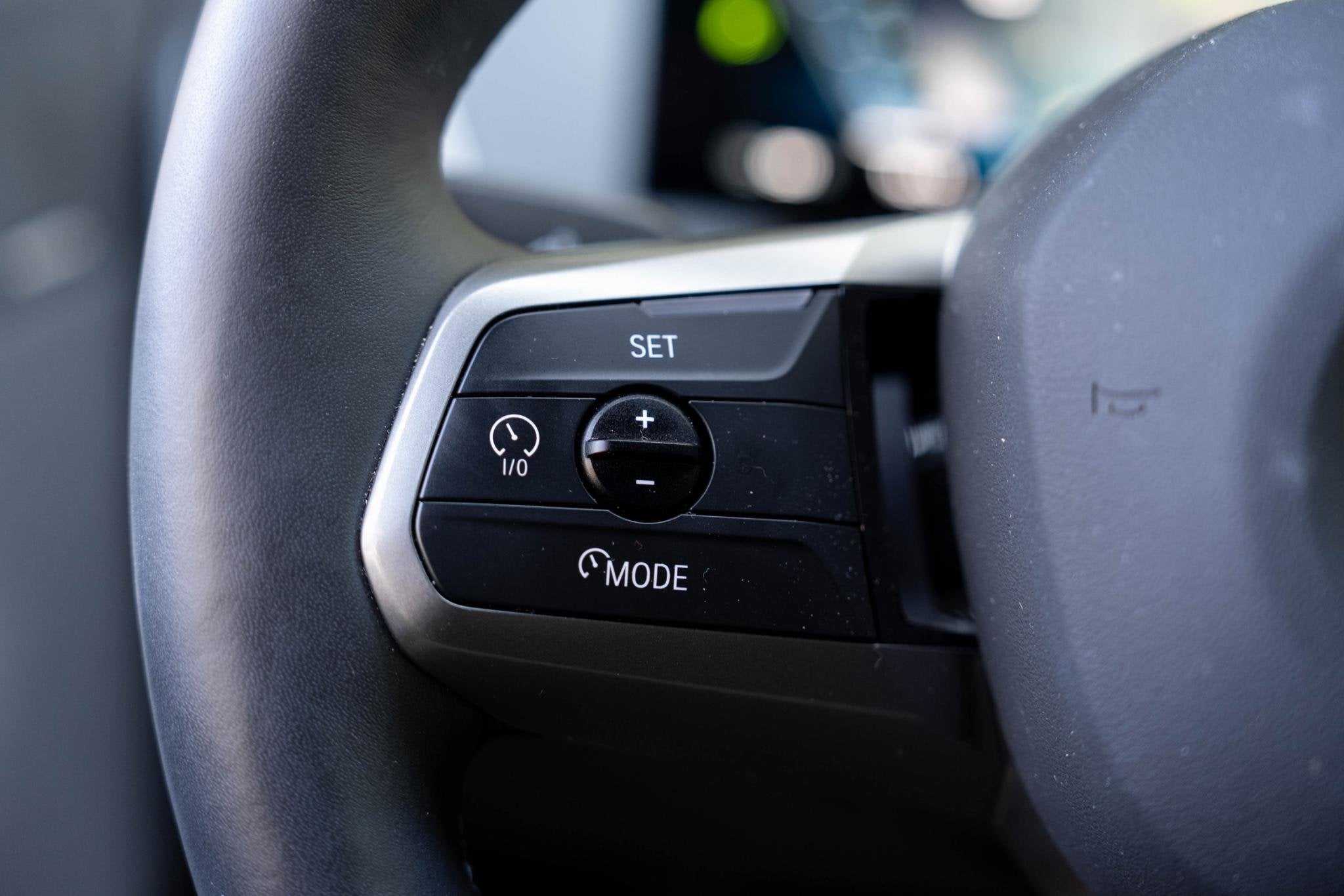 Foto 34 van BMW iX xDrive M70 112 kWh | Suite Amido | Snelwegassistent*