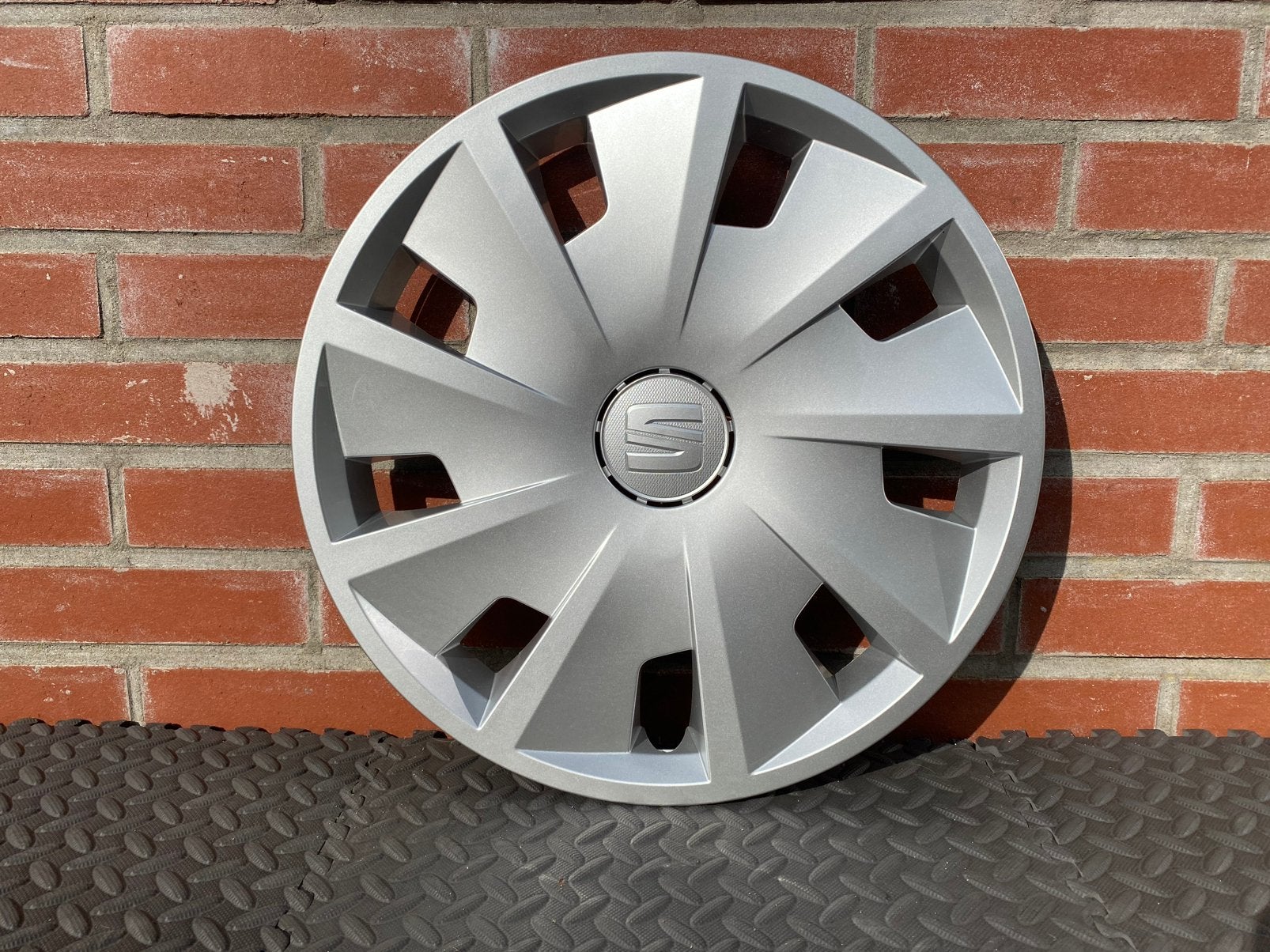 1 originele Seat Leon, Ibiza en Toledo wieldop 15 inch, Auto diversen, Wieldoppen, Ophalen of Verzenden, Gebruikt