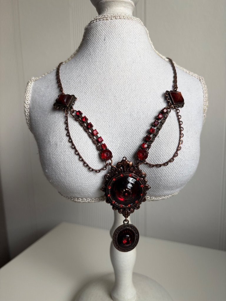 Prachtige gotische (victoriaans) ketting, Ophalen, Zo goed als nieuw, Rood, Overige materialen