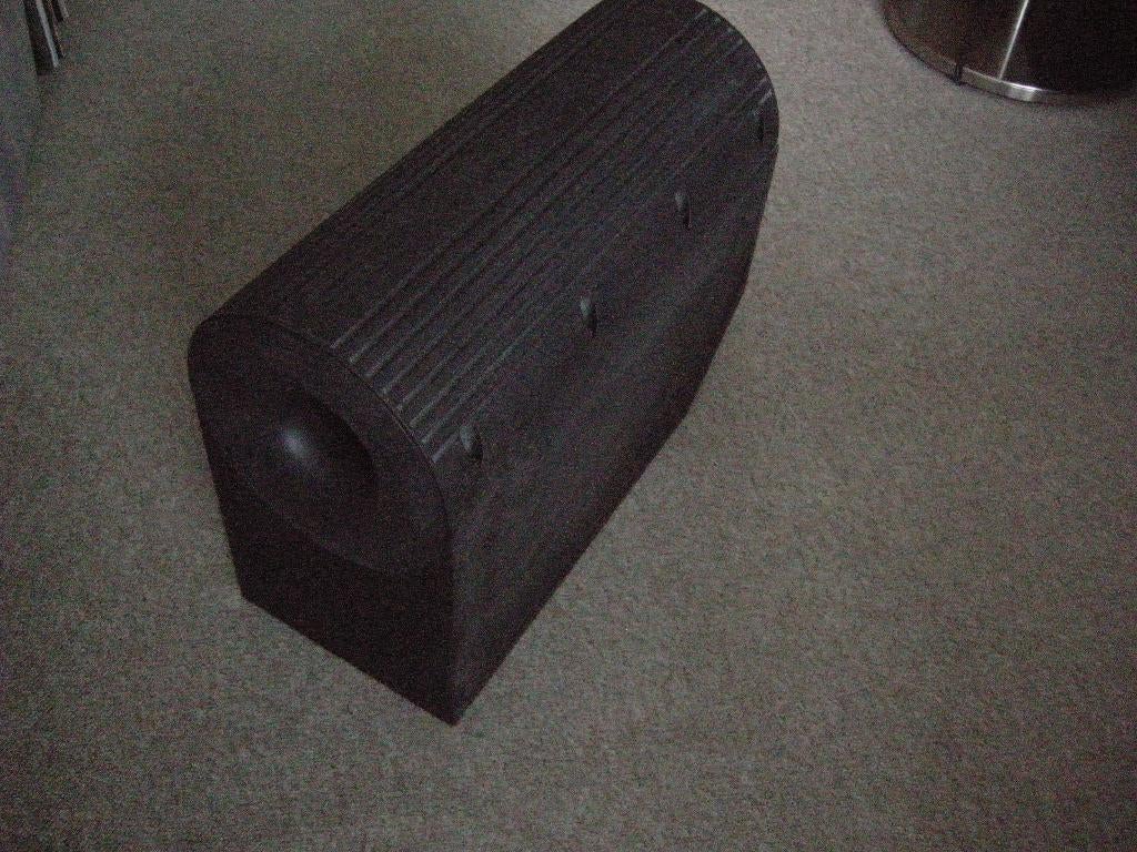 B & W Solid Rock subwoofer - zgan, Ophalen, Subwoofer, Zo goed als nieuw, 60 tot 120 watt