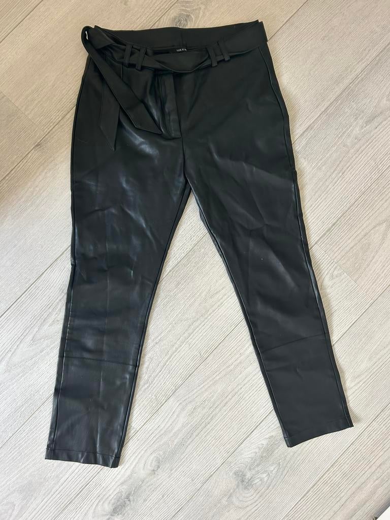 Nikkie (imitatie leren) broek, Zwart, Ophalen of Verzenden, Zo goed als nieuw, Maat 36 (S)