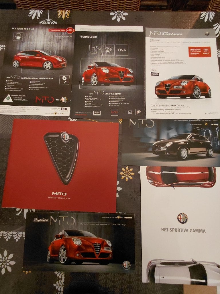 4 Brochures Mito + (Giulietta) + 3 Pamflets Alfa Romeo Mito, Alfa Romeo, Ophalen of Verzenden, Zo goed als nieuw, Alfa Romeo