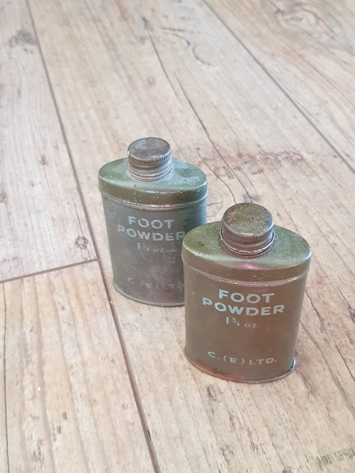 Foot powder blikken met inhoud, Ophalen of Verzenden, Landmacht, Overige typen