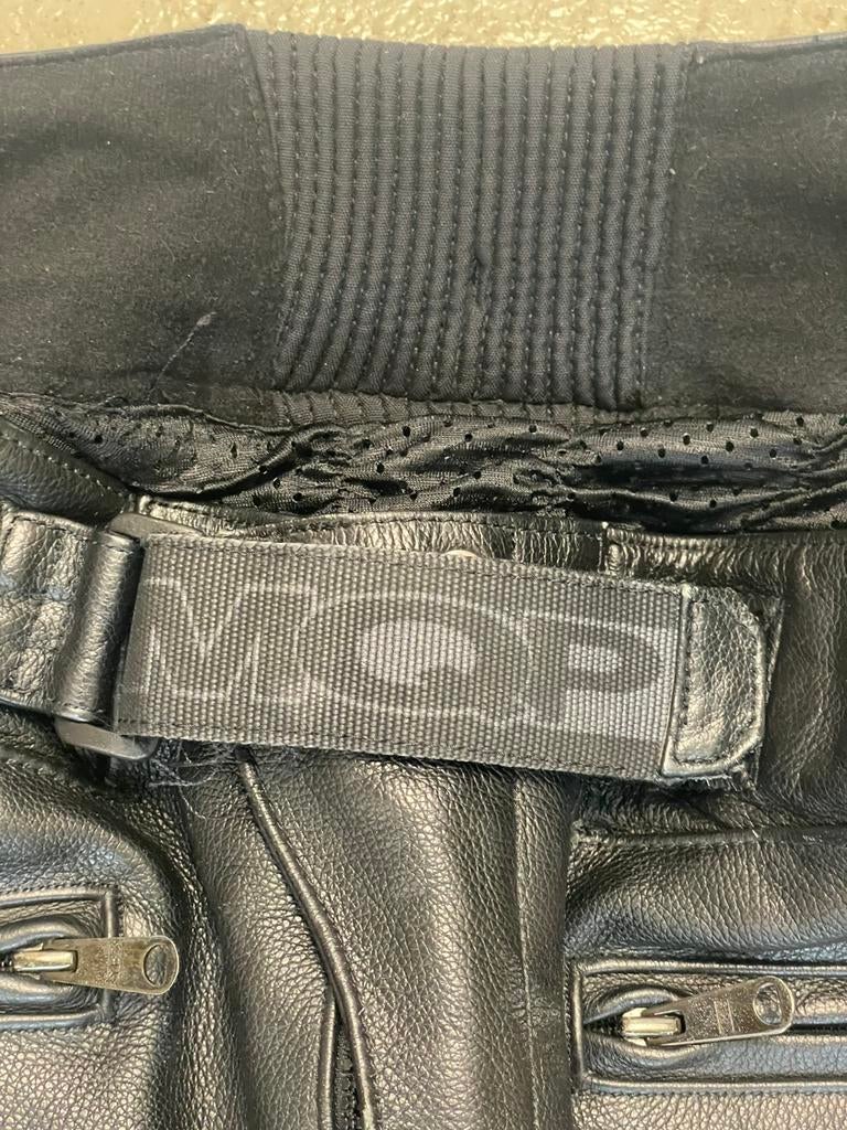 MQP leren motorbroek M, Motoren, Kleding | Motorkleding, Broek | leer, Tweedehands, Ophalen