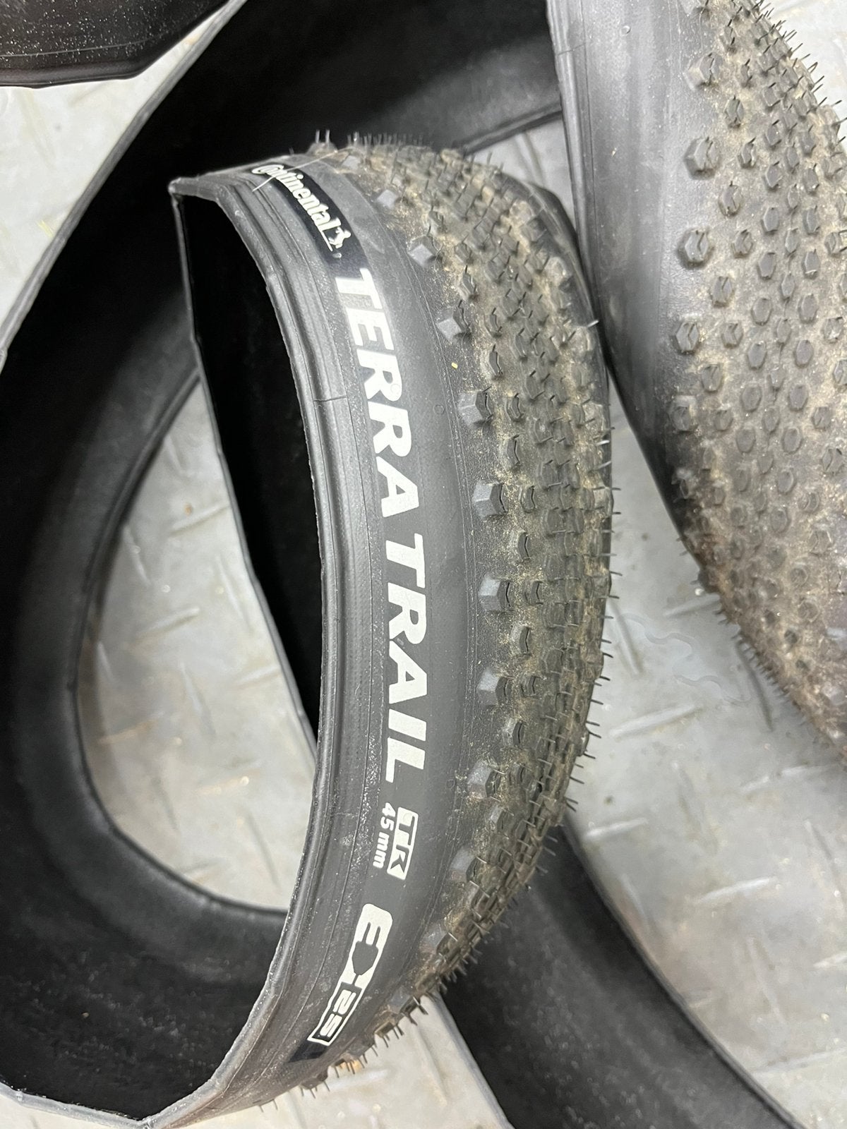2 sets gravelbanden 28 inch Continental 45mm, Ophalen, Zo goed als nieuw