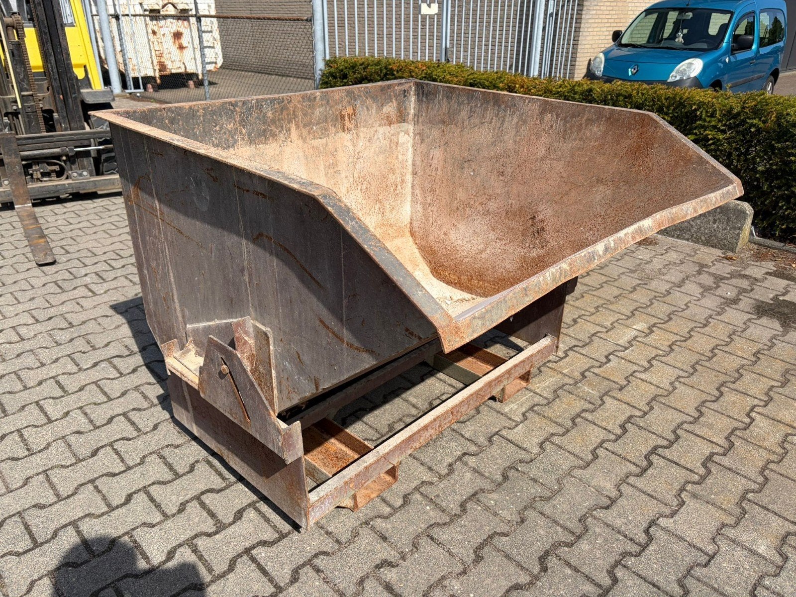 Kantelbak kiepbak  heftruck, Ophalen