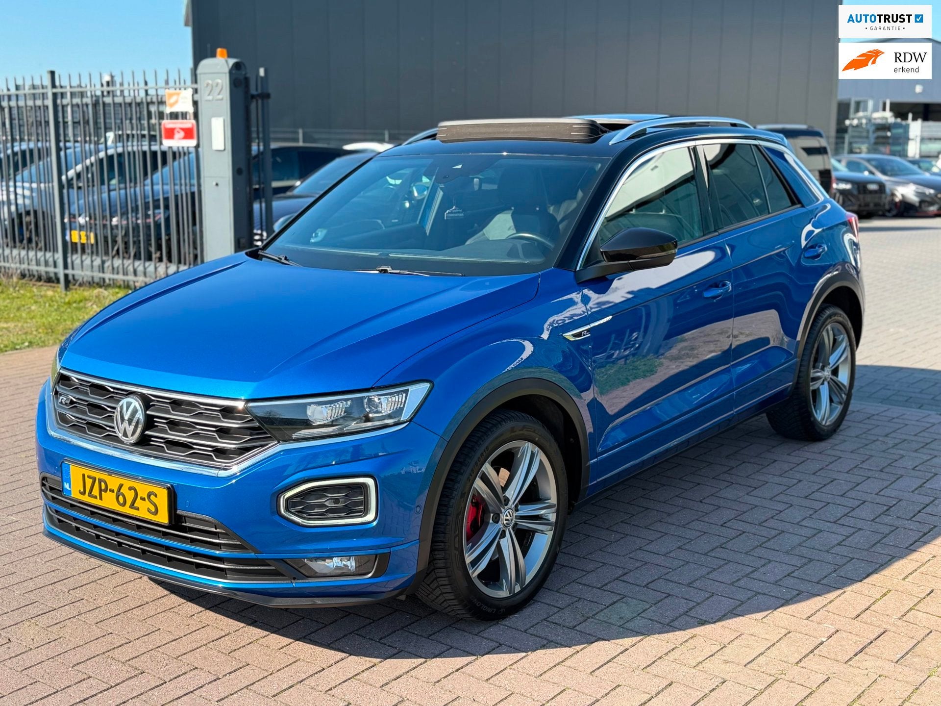 Volkswagen T-ROC 1.5 TSI R-Line 150PK DSG 2019 Pano Camera B, Auto's, 4 cilinders, 150 pk, Blauw, Bedrijf