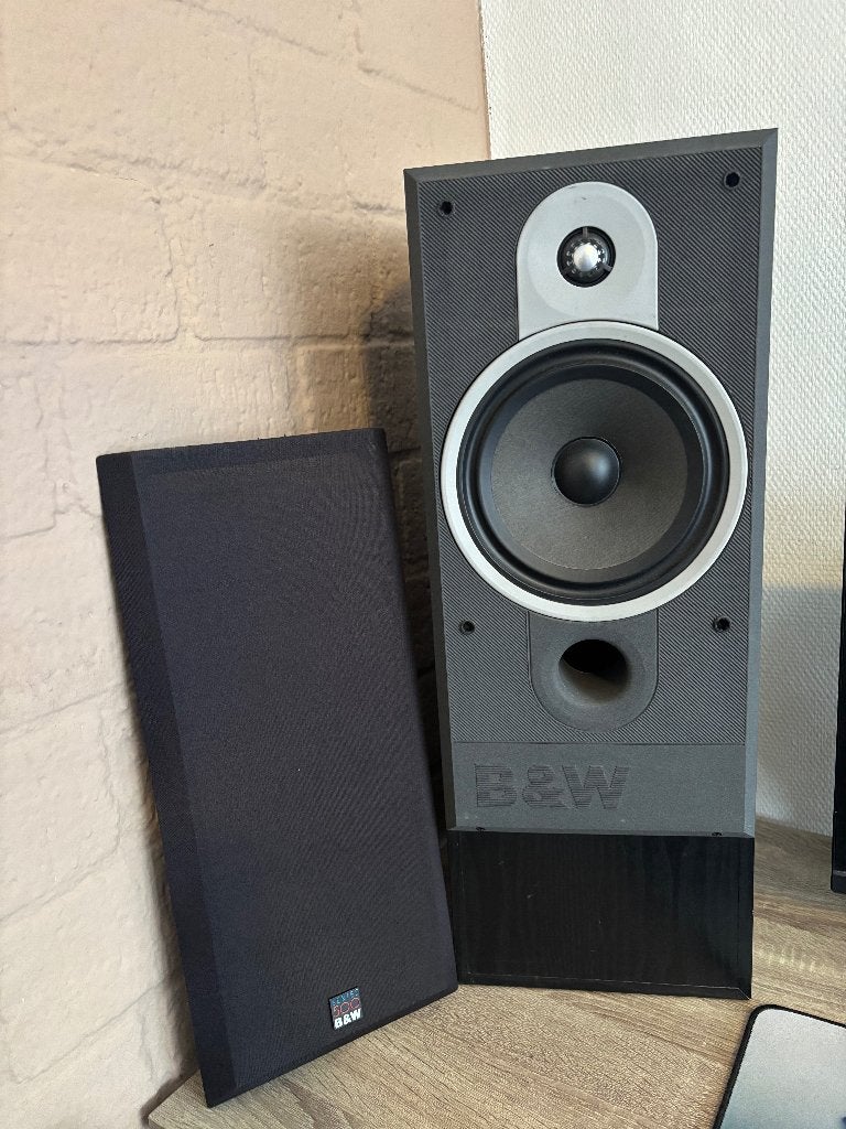 B&W 570 Luidsprekers, Audio, Tv en Foto, Luidsprekers, Ophalen, 120 tot 150 watt, Zo goed als nieuw, Bowers & Wilkins (B&W)