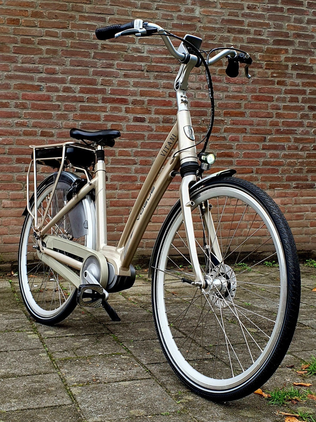 In prima staat Vogue Vitani - 2900km gelopen, middenmotor, 51 tot 55 cm, Ophalen, Zo goed als nieuw, 50 km per accu of meer