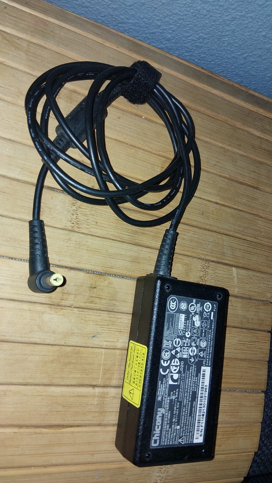 Chicony laptop adapter, model A11-065N1A., Ophalen of Verzenden, Zo goed als nieuw, Chicony