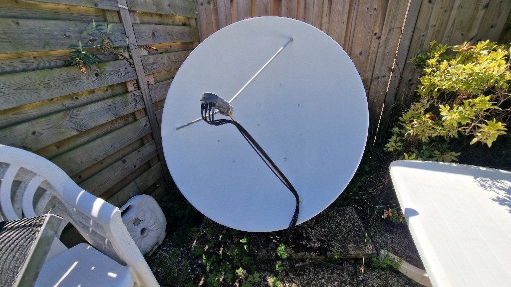 1.25m draaibare PrimeFocus Schotel uit 1990, perfecte staat, Ophalen, Gebruikt, (Schotel)antenne, Overige merken