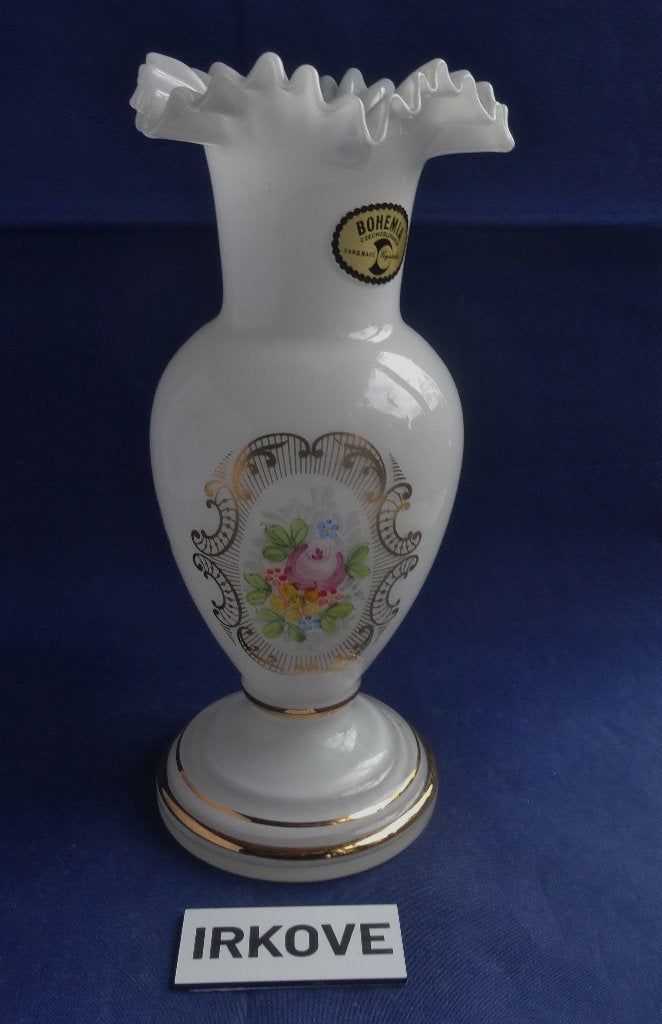 BOHEEMS MELKGLAS ! VAAS * Met Sticker *, Antiek en Kunst, Verzenden