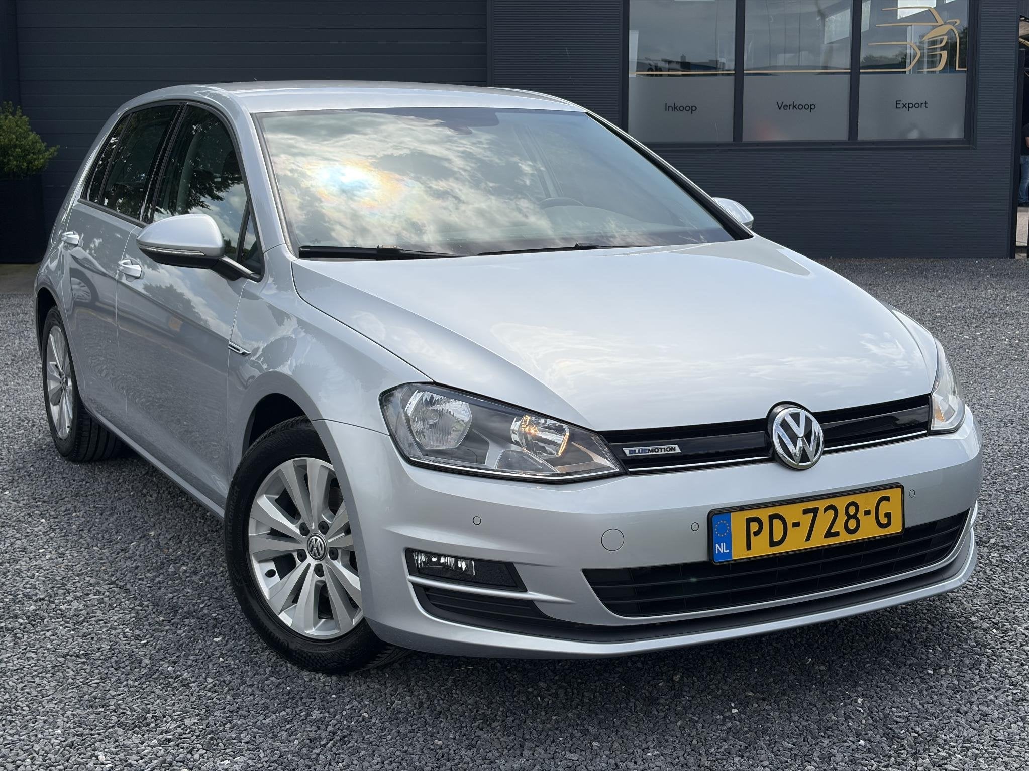 Volkswagen Golf 1.0 TSI Comfortline Dealer Onderhouden,Carpl, Auto's, Voorwielaandrijving, Stof, Gebruikt, 49 €/maand