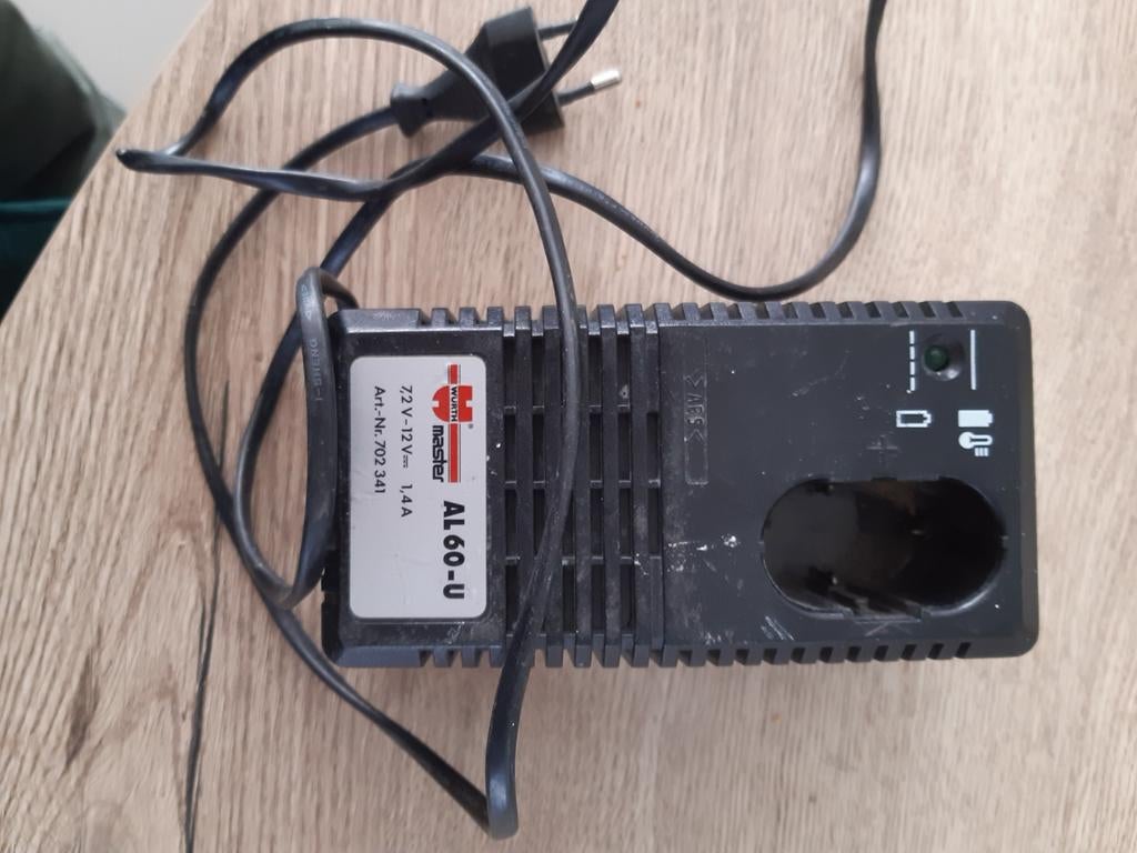 Acculader voor accuschoefmachine, Ophalen of Verzenden