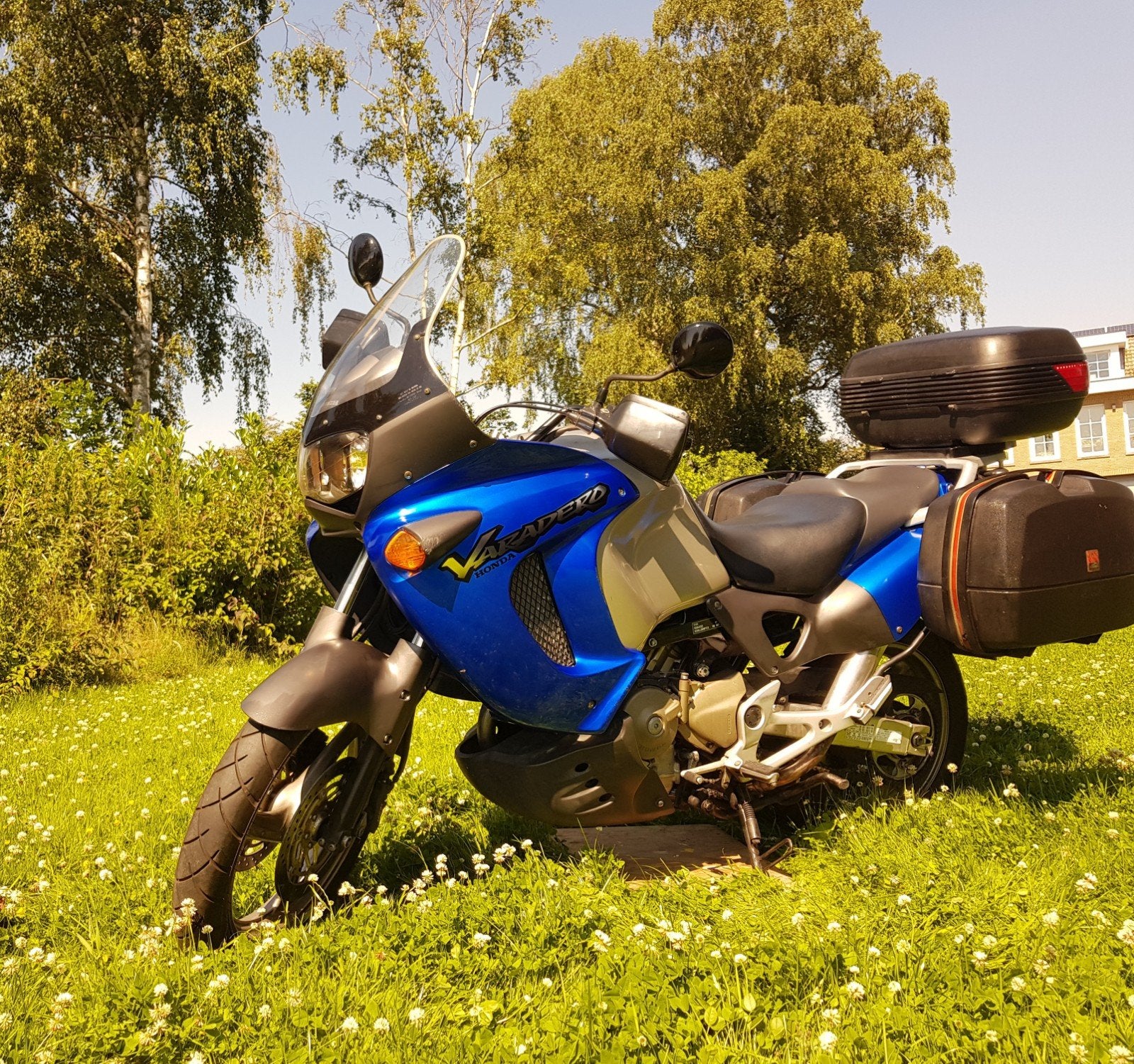 Honda Varadero XL1000, Motoren, Particulier