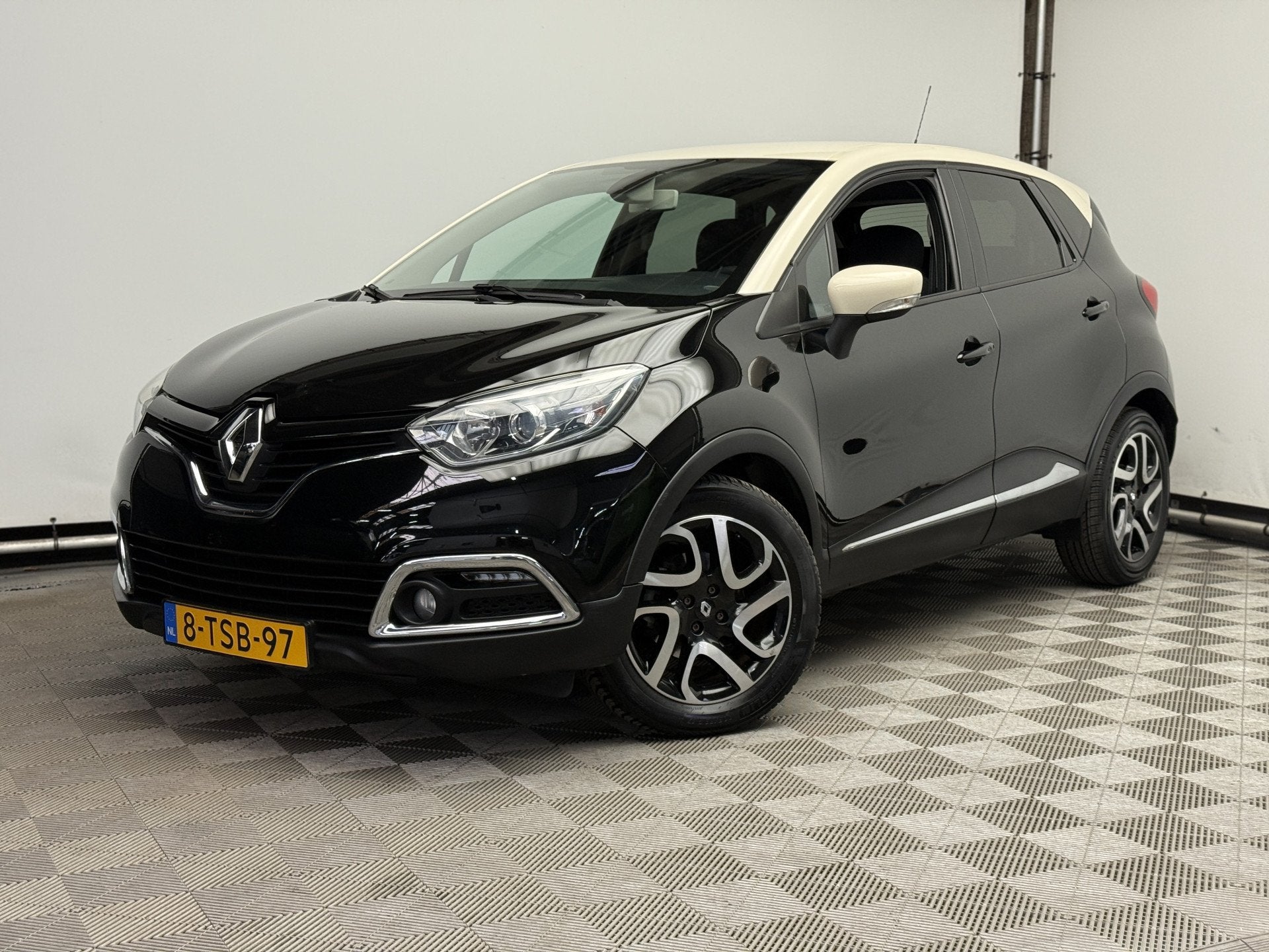 Renault Captur 1.2 TCe Dynamique Automaat ECC Navi NL Auto, Auto's, Stof, 4 cilinders, Met garantie (alle), Zwart