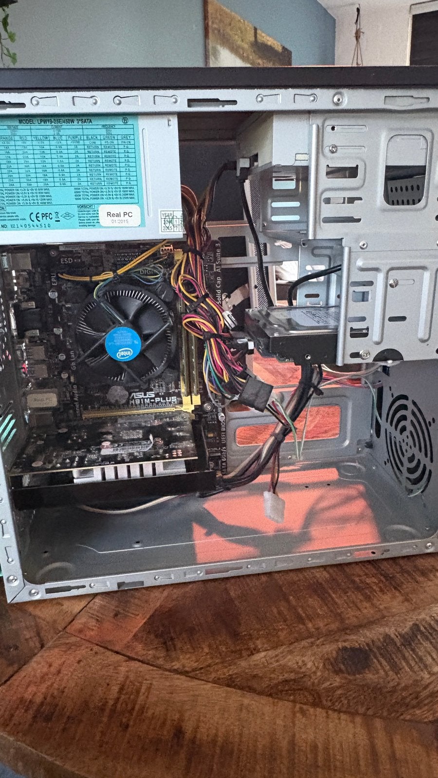 Set te koop, ook los; desktop PC met 23 inch HP beeldscherm, Ophalen, Gebruikt, HDD, 8 GB
