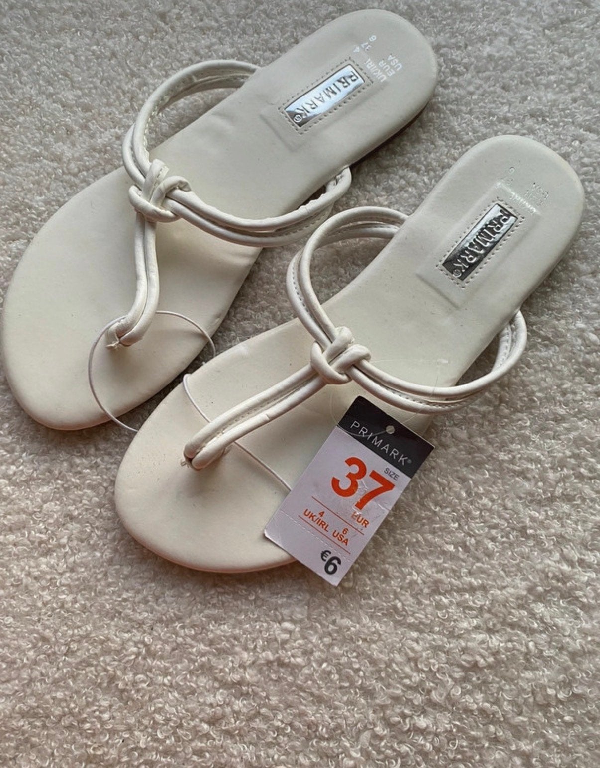 Nieuwe Primark witte slippers maat 37, Slippers, Wit, Nieuw, Ophalen of Verzenden