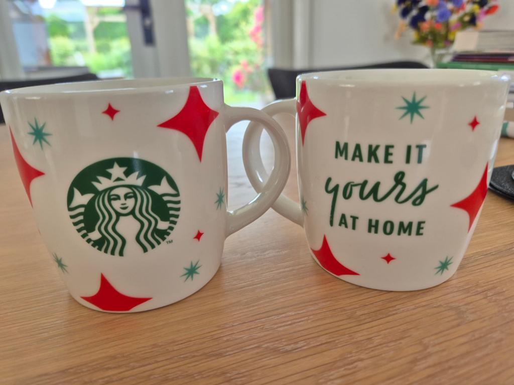 Starbucks Kerstmokken Set - Make It Yours At Home, Overige typen, Ophalen of Verzenden, Zo goed als nieuw, Steen/keramiek